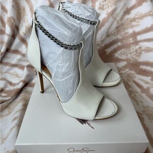 Jessica Simpson White Open-Toe Heels with Chain Detail